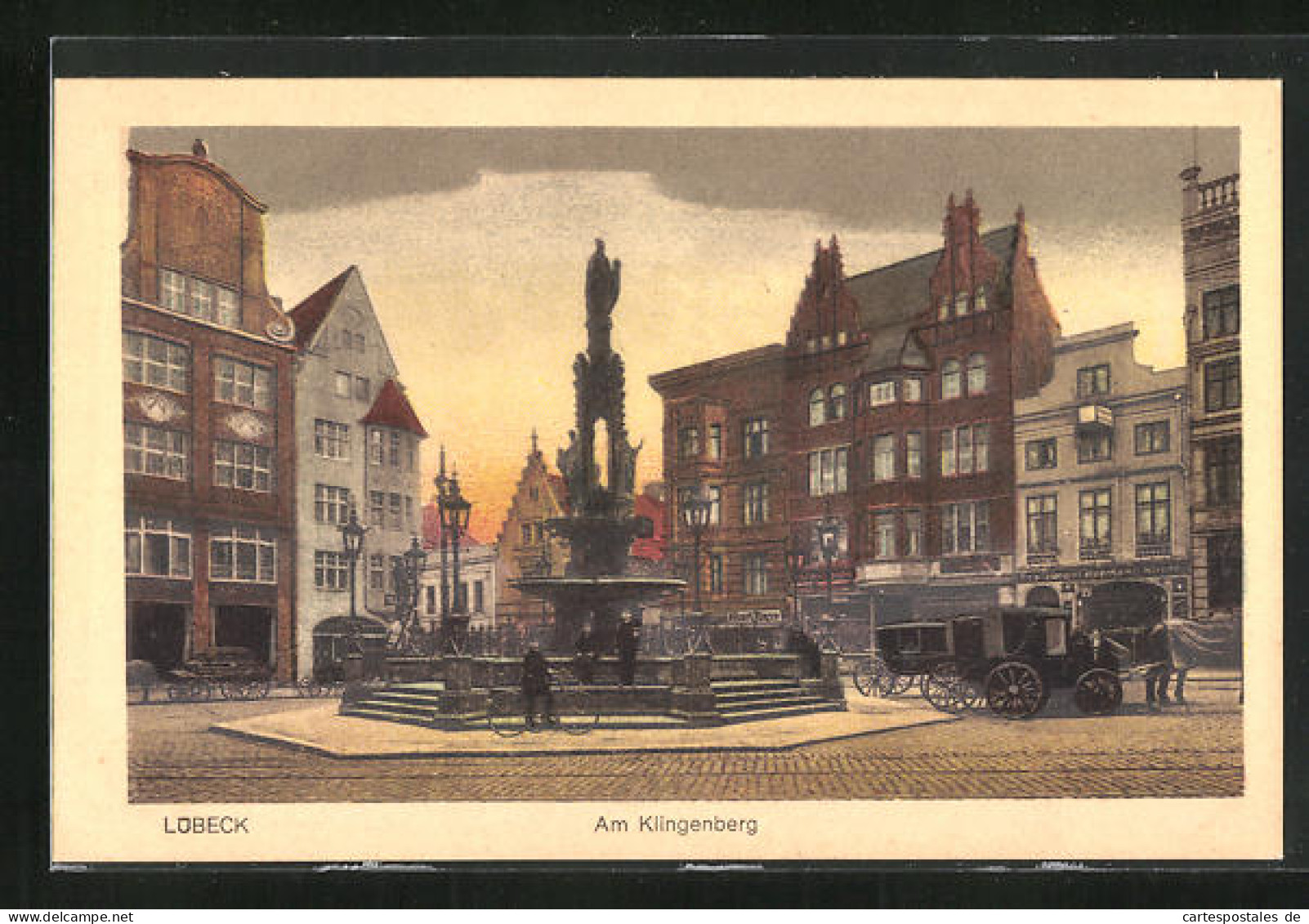 AK Lübeck, Am Klingenberg, Platz Mit Denkmal Und Kutschen  - Luebeck