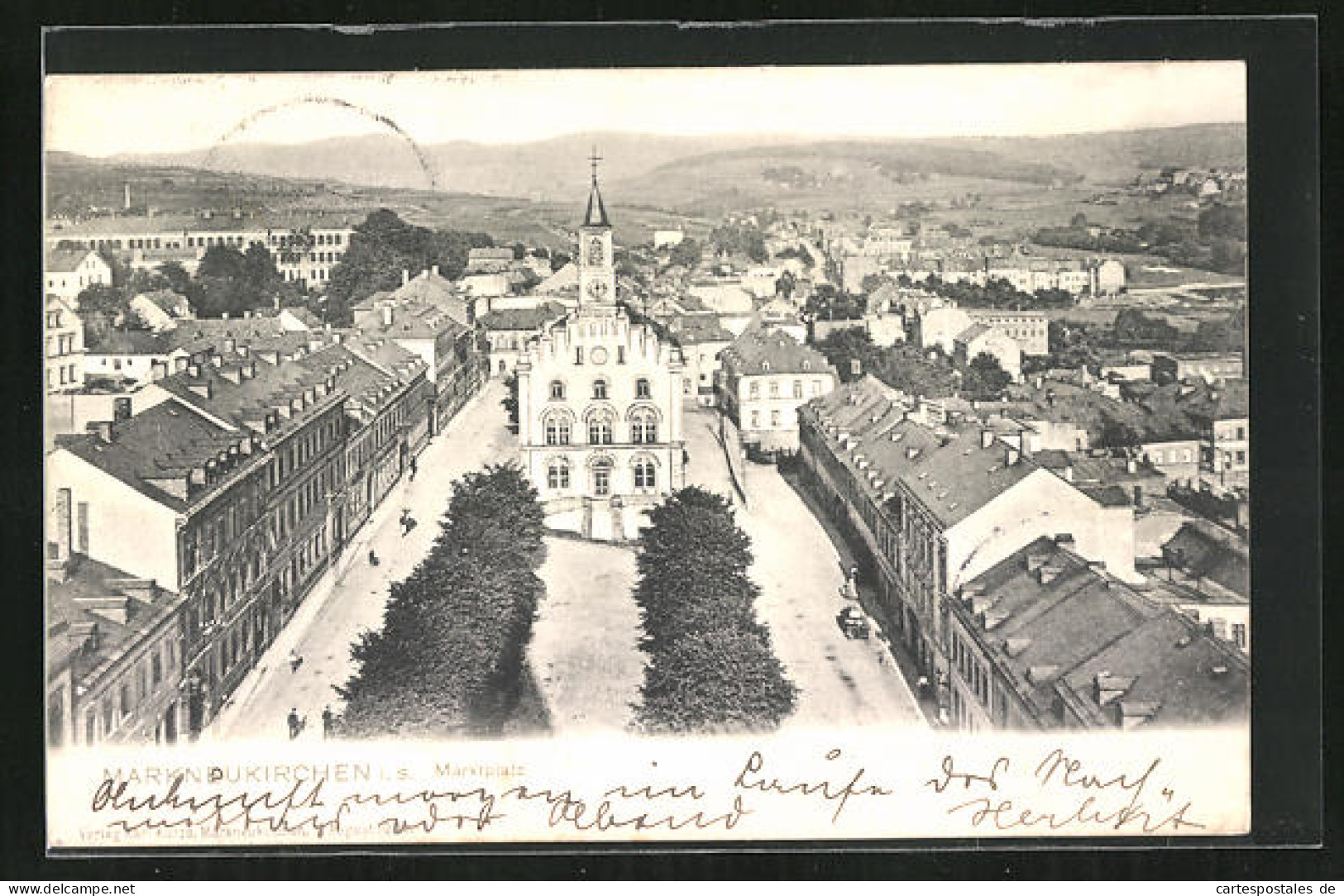 AK Markneukirchen, Marktplatz Aus Der Vogelschau Mit Kirche  - Markneukirchen