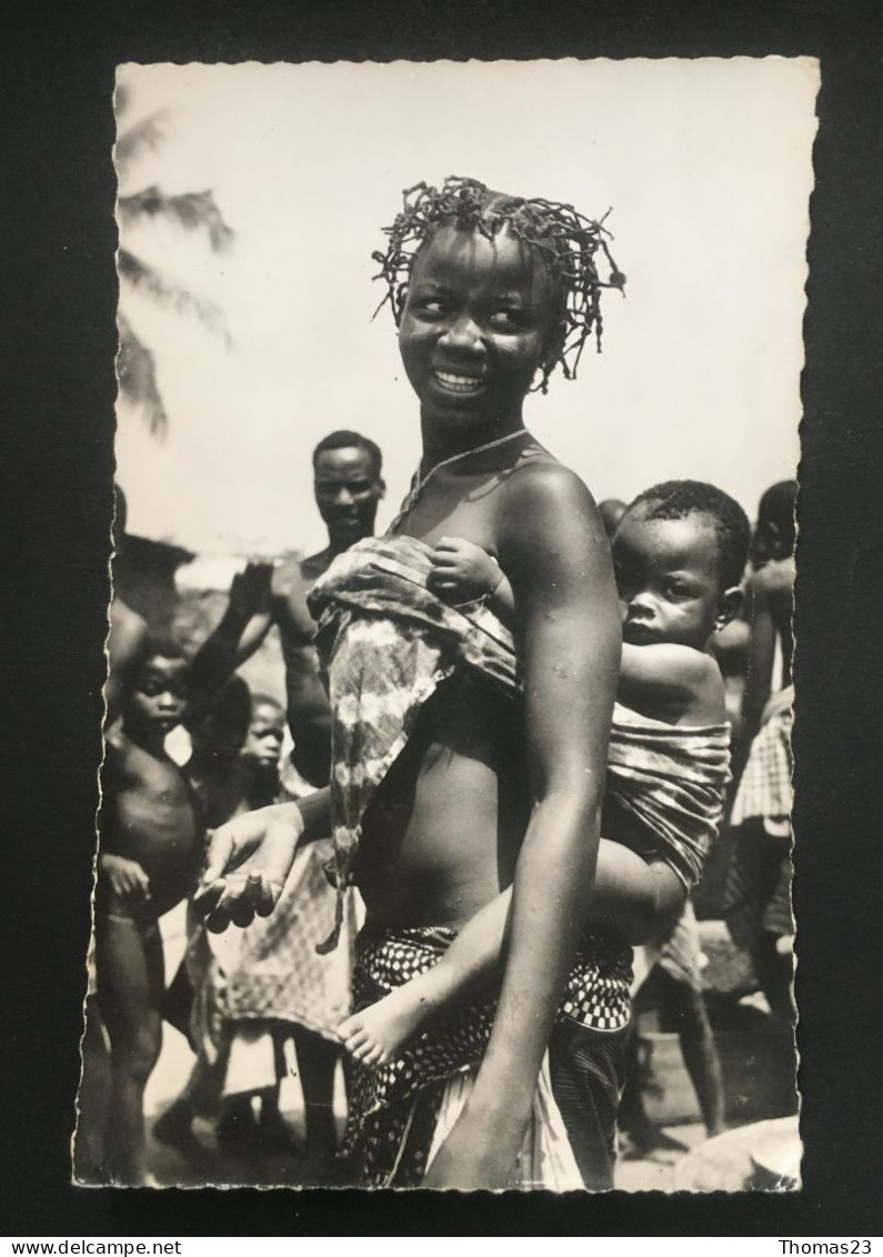 Jeune Femme Africaine Et Son Bébé, Ed Hoa-Qui, N° 1362 - Ohne Zuordnung
