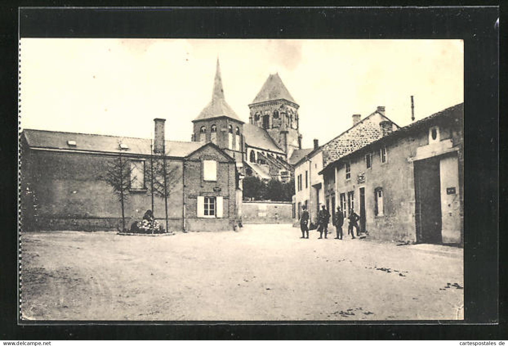 CPA Lavennes, L'Église Avec Kaiser Wilhelm-Gedenkstein  - Autres & Non Classés