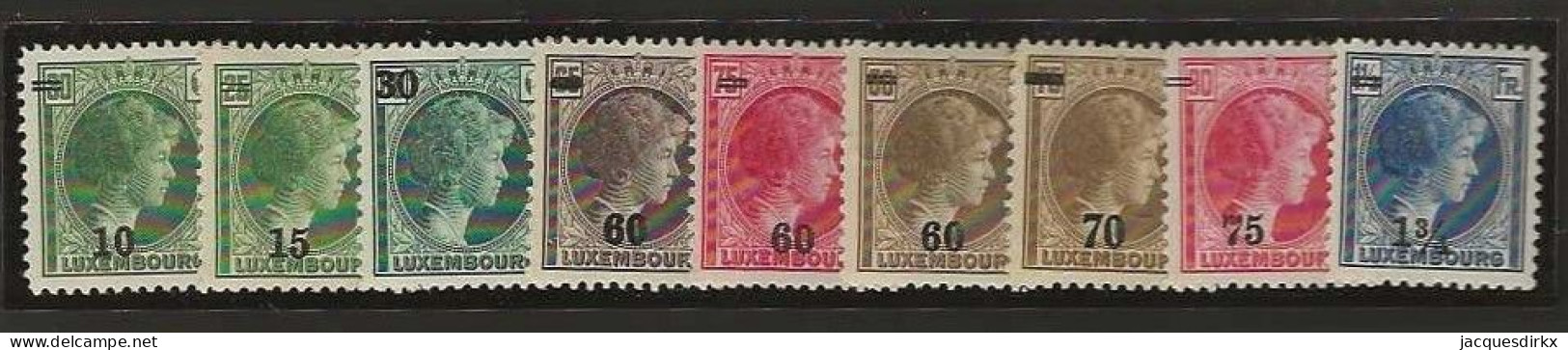 Luxembourg  .  Y&T .    8 Timbres   .   *   .    Neuf Avec Gomme - 1926-39 Charlotte Rechterzijde