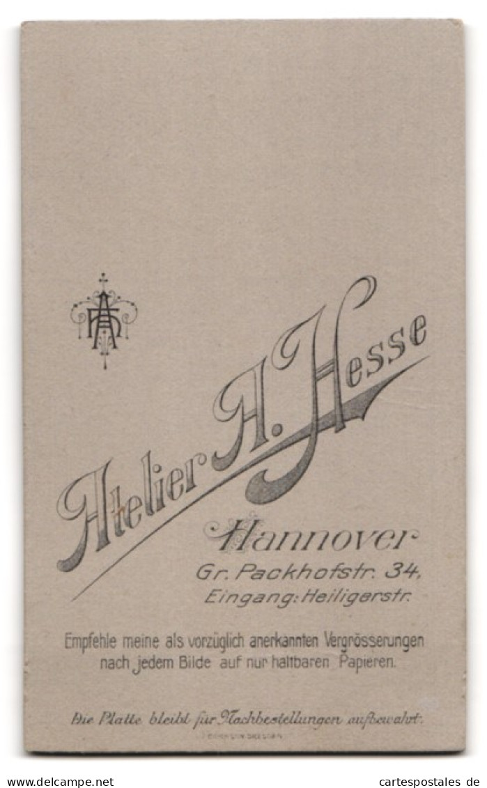 Fotografie A. Hesse, Hannover, Gr. Packhofstr. 34 Eingang: Heiligerstr., Junge Dame Im Modischen Kleid  - Personas Anónimos