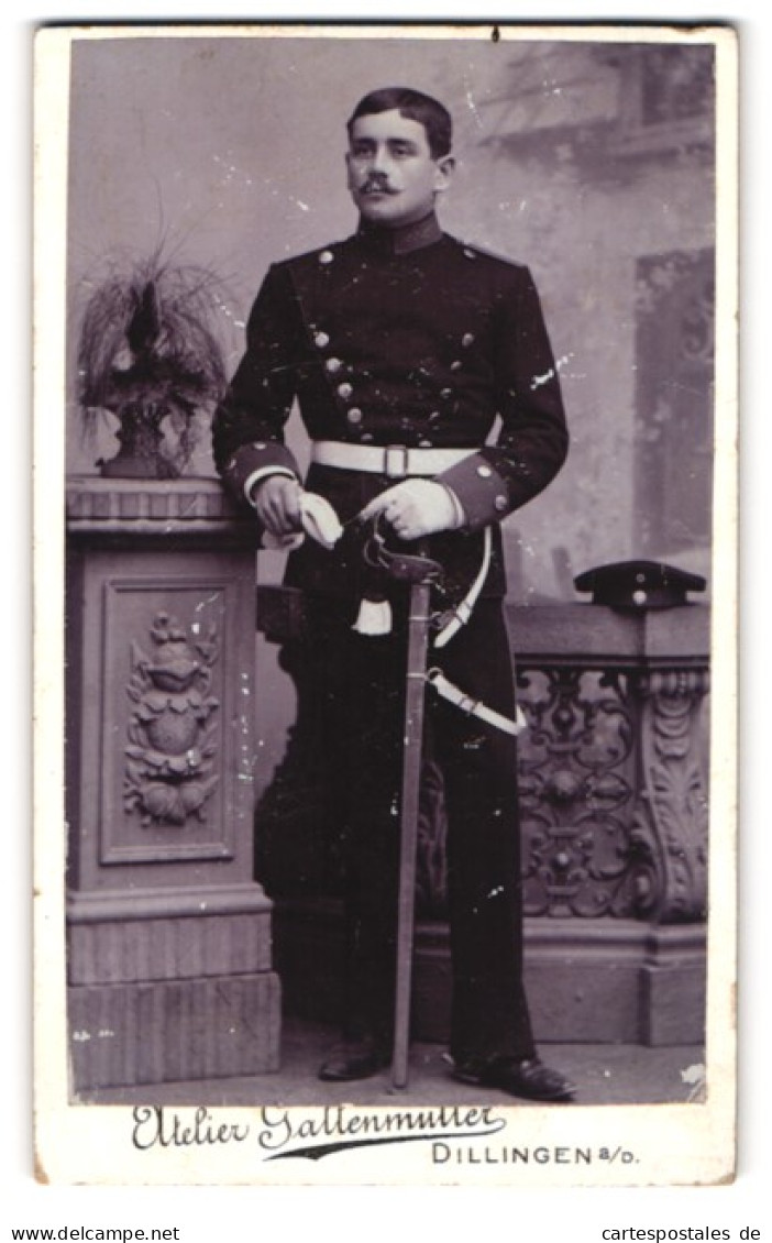 Fotografie Fritz Gallenmüller, Dillingen, Donaustrasse 42, Chevauleger In Uniform Mit Portepee Am Säbel  - Personas Anónimos