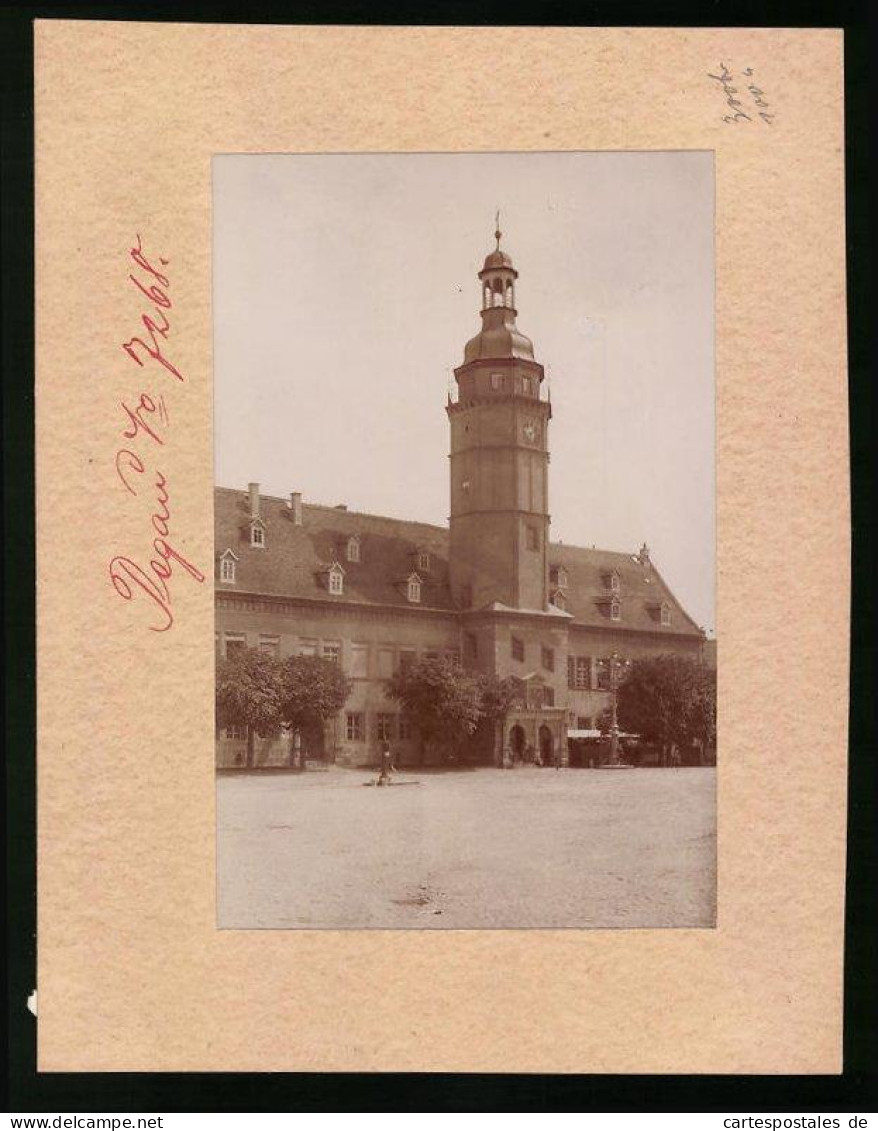 Fotografie Brück & Sohn Meissen, Ansicht Pegau, Partie Am Rathaus Mit Brunnen  - Lugares
