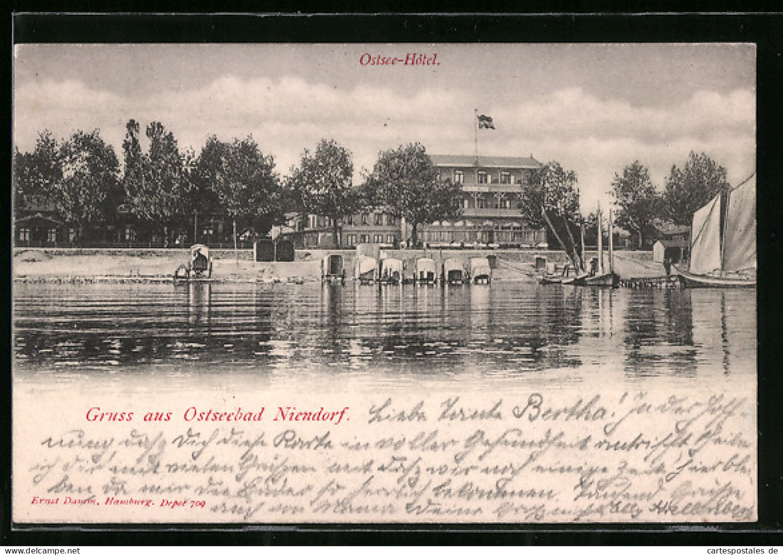 AK Niendorf, Ostsee-Hotel Mit Kutschen Am Wasser  - Other & Unclassified