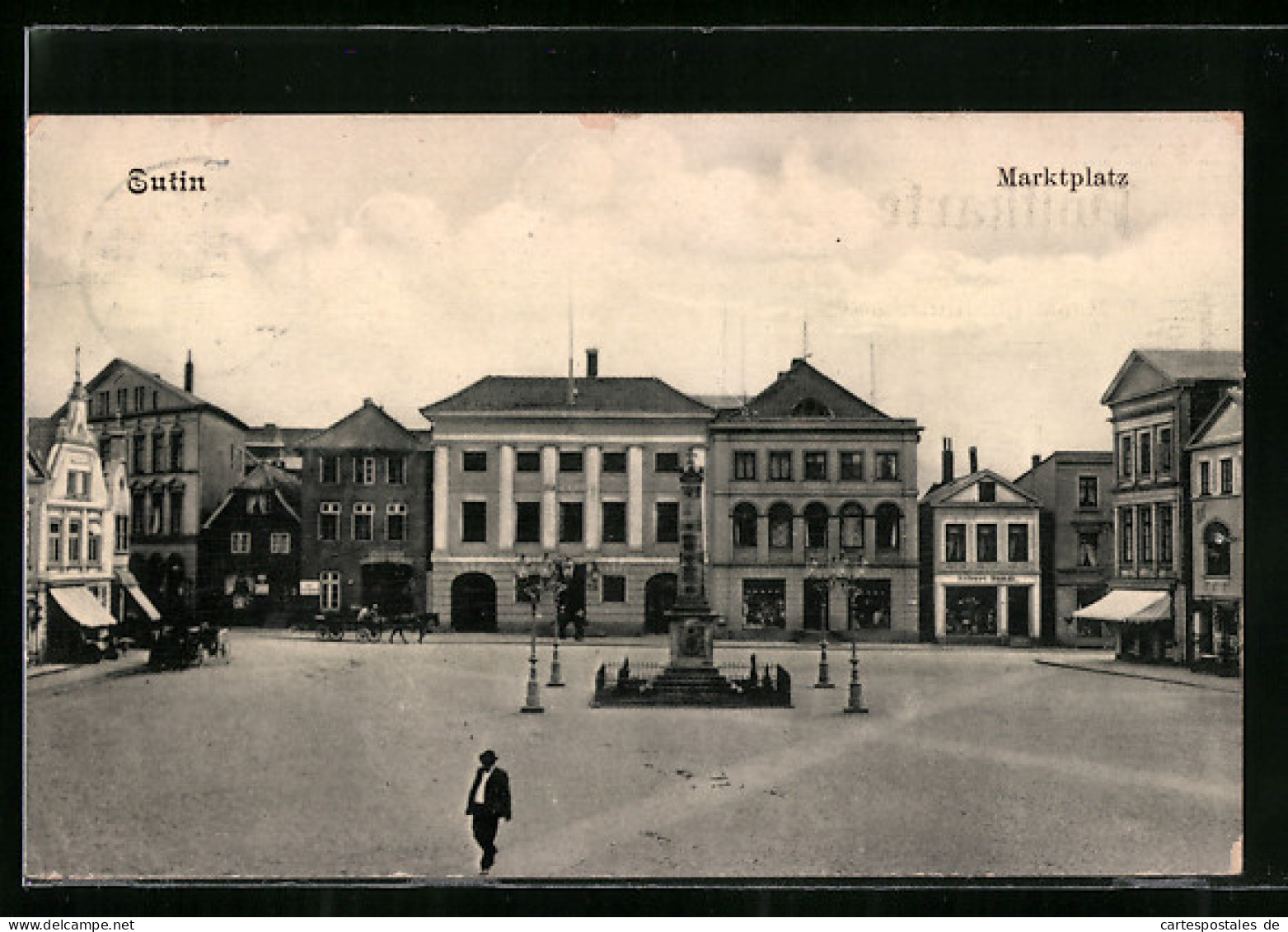 AK Eutin, Marktplatz Mit Denkmal  - Eutin