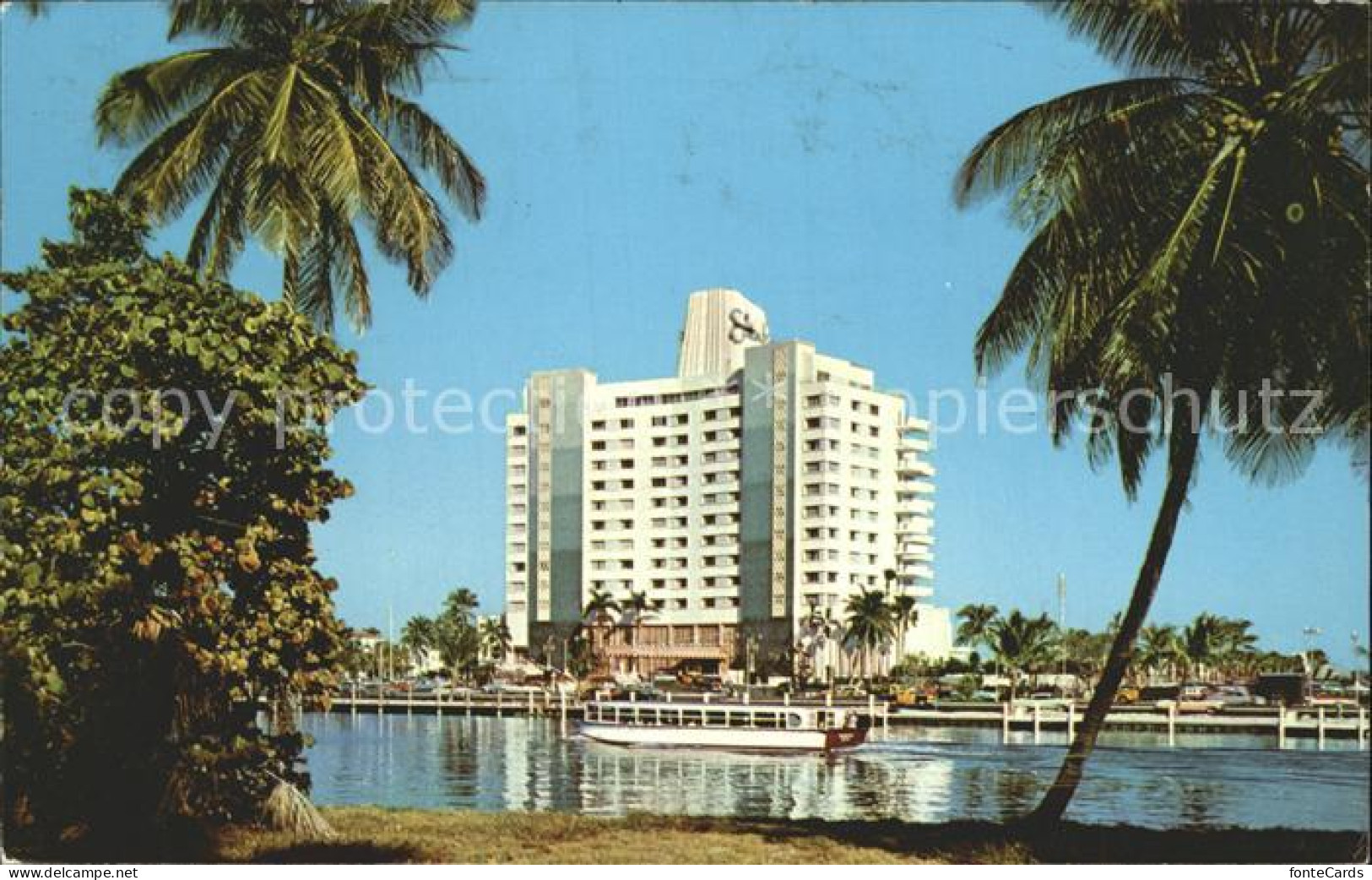 72922358 Miami_Beach Eden Roc Hotel Across Indian Creek - Autres & Non Classés