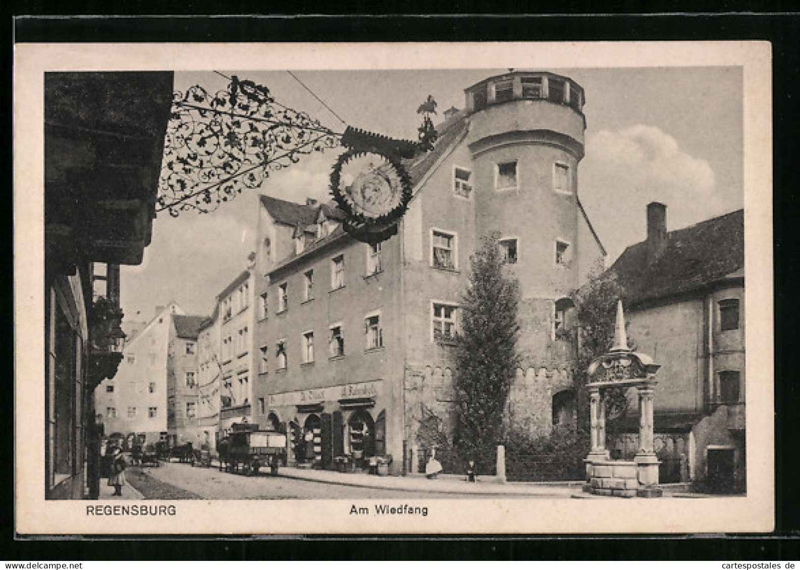 AK Regensburg, Strasse Am Wiedfang Mit Gasthaus Und Geschäft  - Regensburg