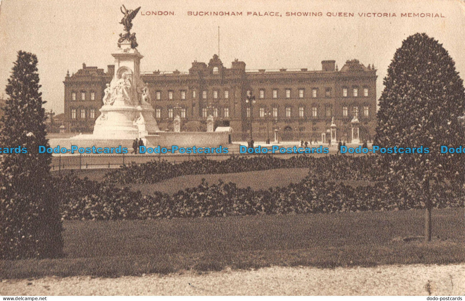 R091005 London. Buckingham Palace. Showing Queen Victoria Memorial. W. M. B. No. - Other & Unclassified
