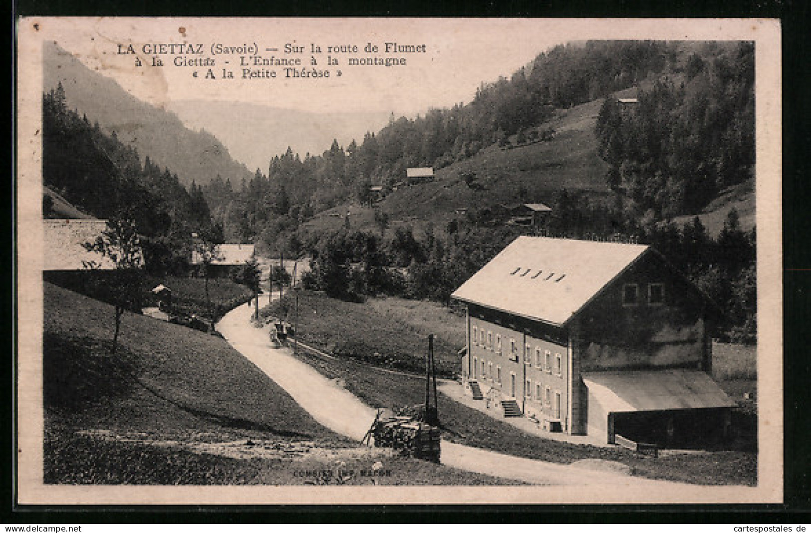 CPA La Giettaz, Sur La Route De Flumet à La Giettaz  - Autres & Non Classés