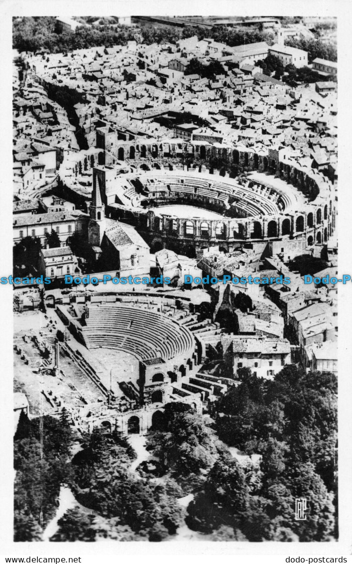 R091164 Arles. Vue Sur Le Theatre Antique Et Les Arenes. Real Photo. C. A. P - Monde