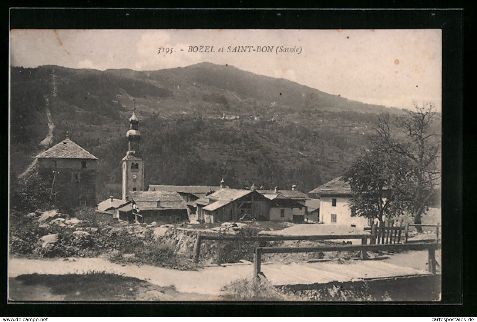 CPA Bozel Et Saint-Bon, Vue Générale Avec Berge  - Bozel