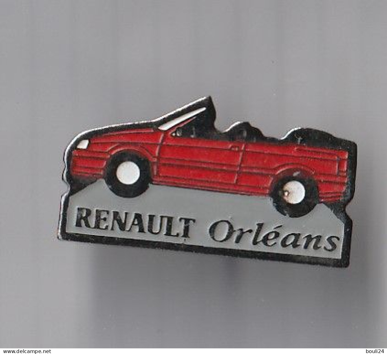 PIN'S THEME AUTOMOBILE RENAULT 19 CABRIOLET ROUGE GARAGE RENAULT ORLEANS  DANS LE LOIRET - Renault