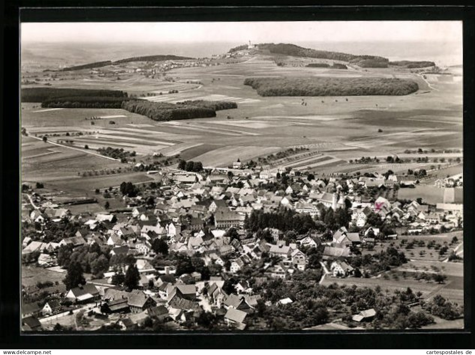 AK Uttenweiler /Württ., Totalansicht Mit Blick Zum Bussen Vom Flugzeug Aus  - Andere & Zonder Classificatie