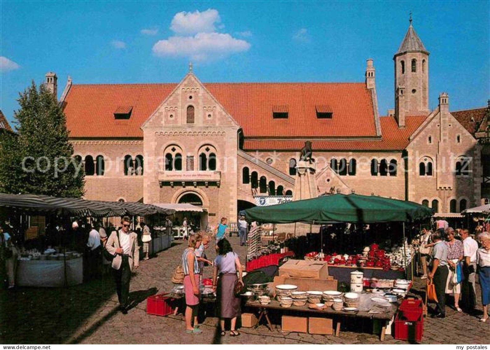 72913469 Braunschweig Burgplatz Traditioneller Topfmarkt Burg Dankwarderode Brau - Braunschweig