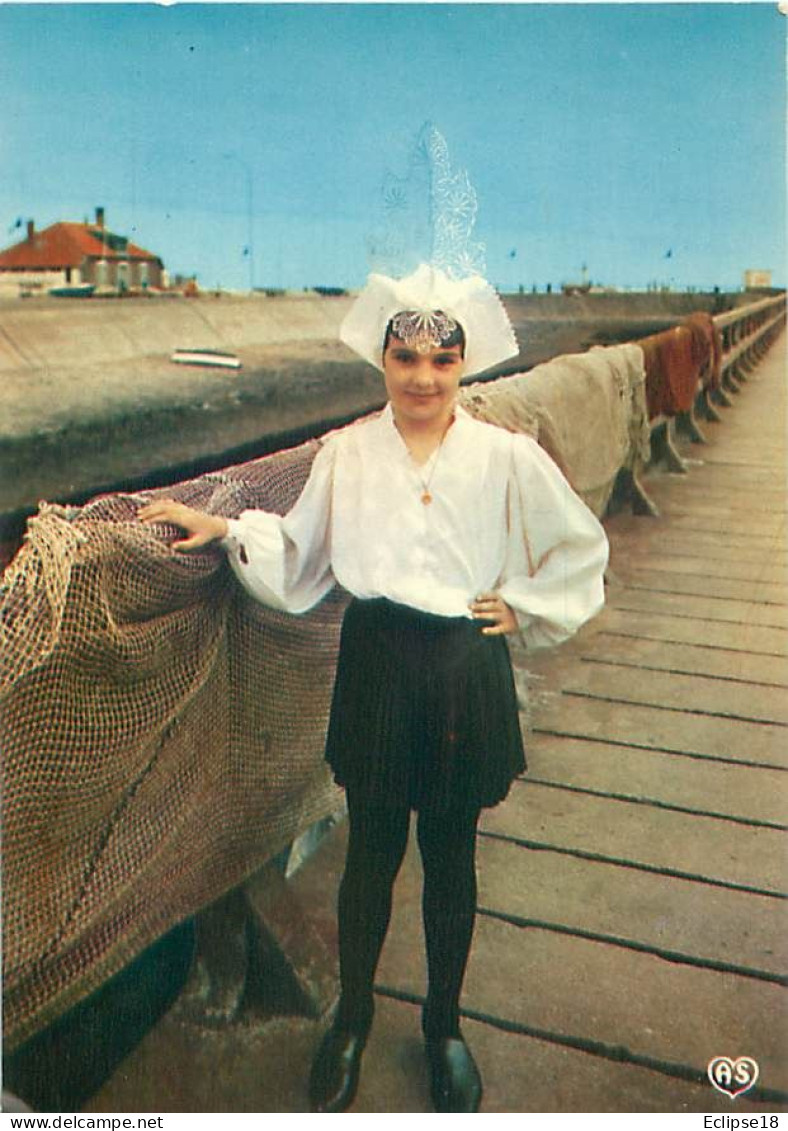 Folklore De France - La Vendée - Costume Sablais Y 110 - Costumes