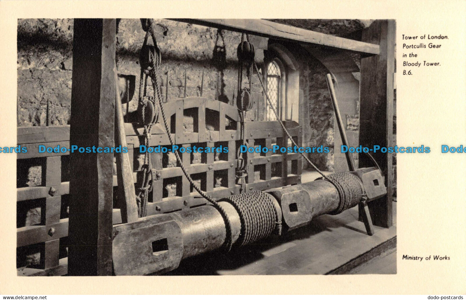 R092160 Tower Of London. Portcullis Gear In The Bloody Tower. Ministry Of Works. - Other & Unclassified