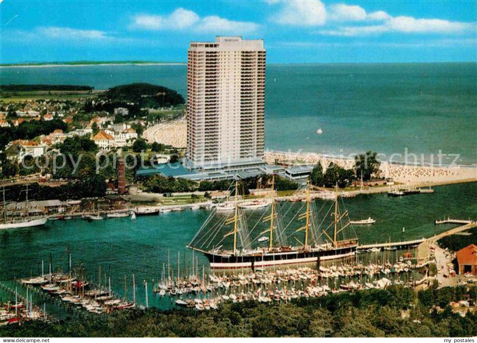 72909890 Travemuende Ostseebad Hafen Segelschiff Viermaster Hotel Neptun Strand  - Luebeck