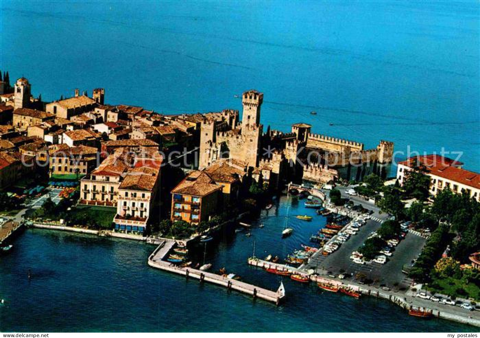 72909165 Sirmione Lago Di Garda Castello Schloss Gardasee Fliegeraufnahme Sirmio - Sonstige & Ohne Zuordnung