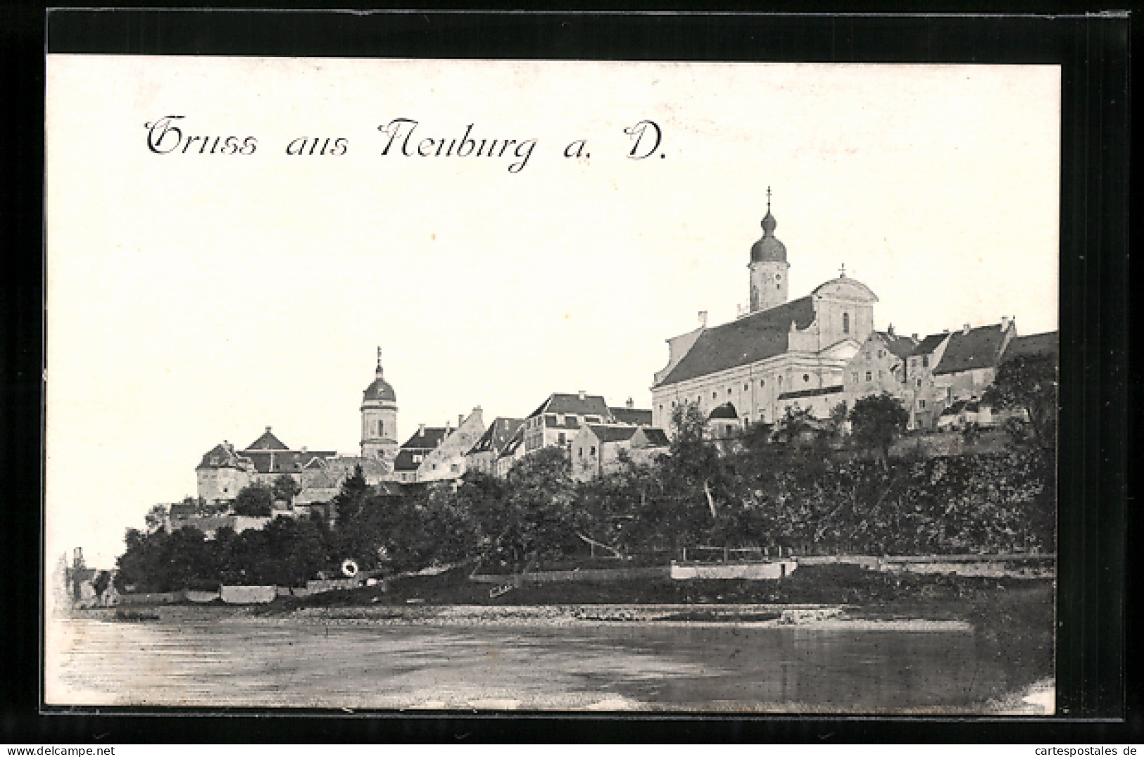 AK Neuburg A. D., Ortsansicht Mit Kirche  - Neuburg