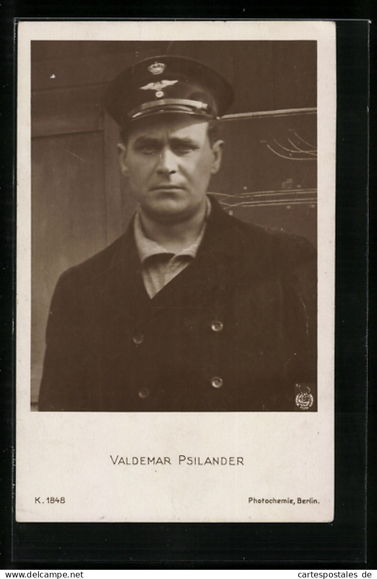 AK Schauspieler Valdemar Psilander In Uniform Ernst Blickend  - Acteurs