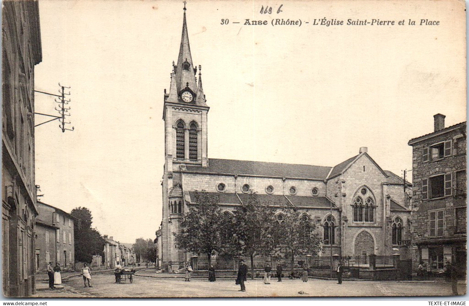 69 ANSE - L'eglise Sant Pierre & La Place. - Anse