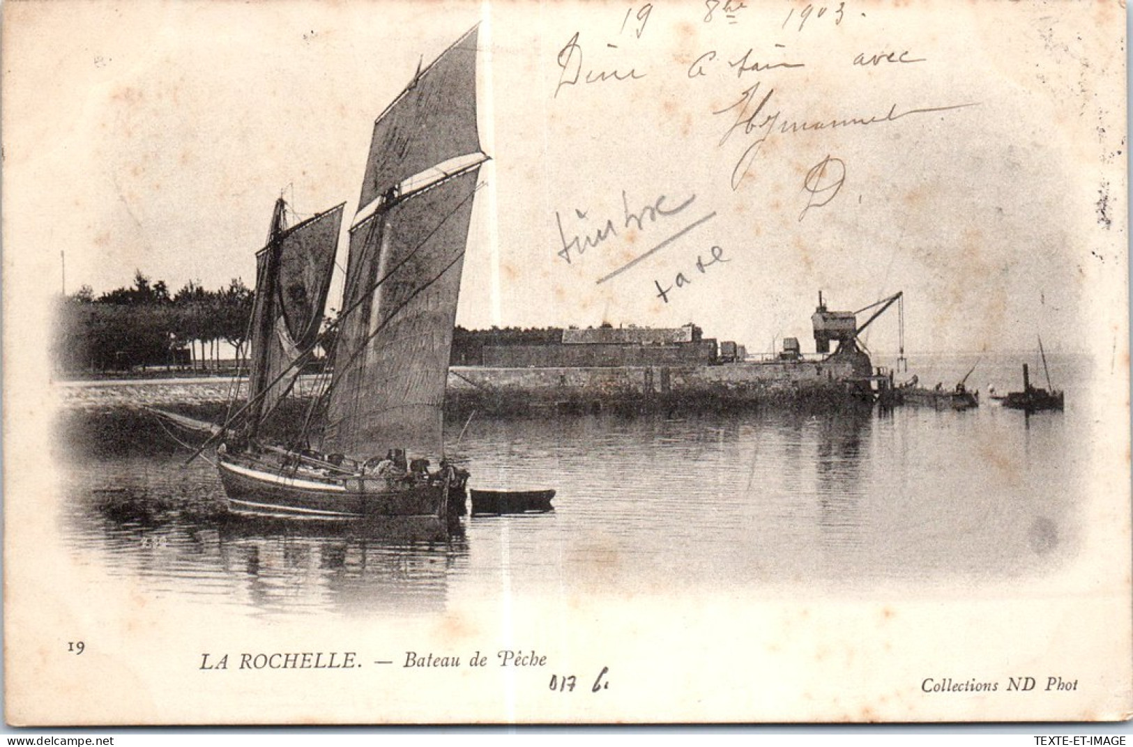 17 LA ROCHELLE - Vue D'un Bateau De Peche. - La Rochelle