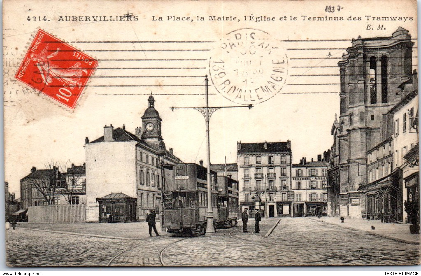 93 AUBERVILLIERS - La Place De La Mairie Et Les Tramways  - Aubervilliers