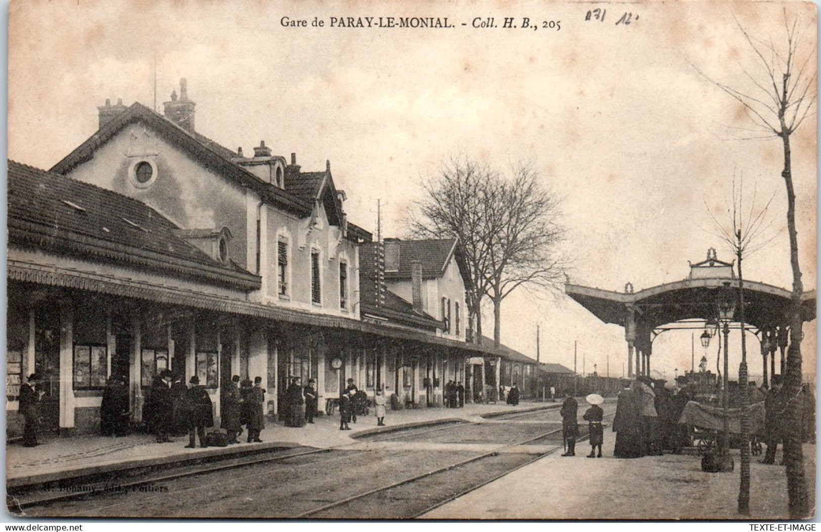 71 PARAY LE MONIAL - Les Quais De La Gare. - Paray Le Monial