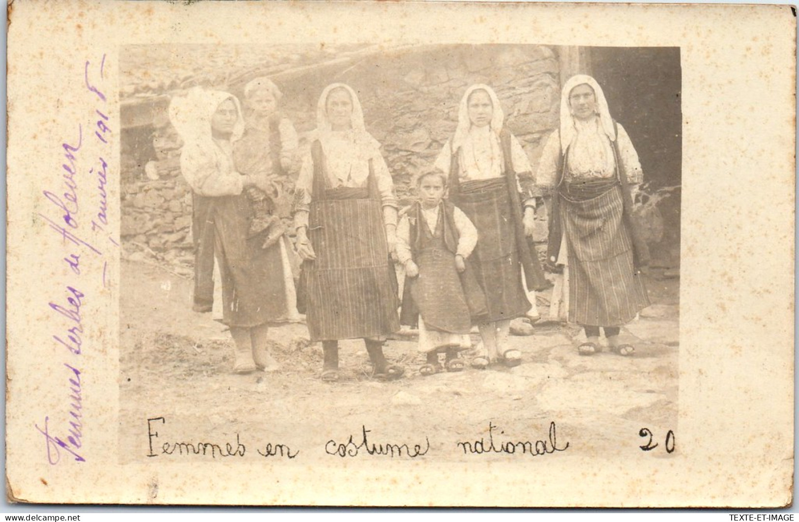 SERBIE - CARTE PHOTO - HOLEVEN - Femmes En Costume National  - Servië