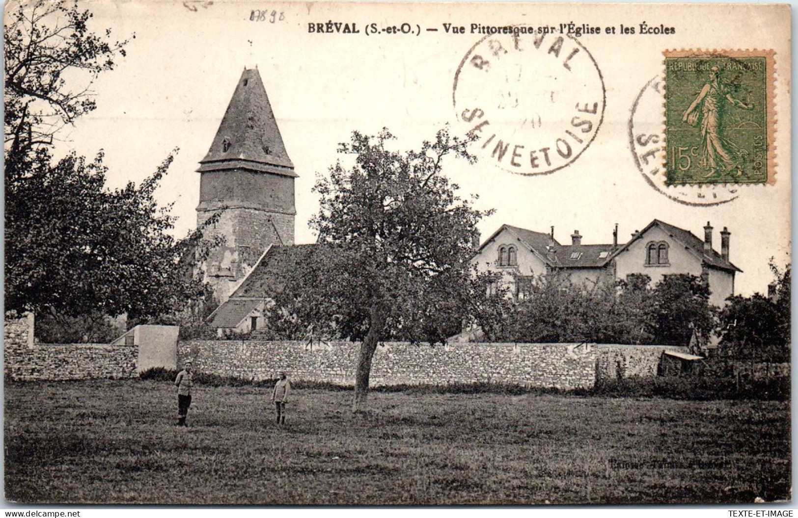 27 BREVAL - Vue Sur L'eglise Et Les Ecoles. - Andere & Zonder Classificatie