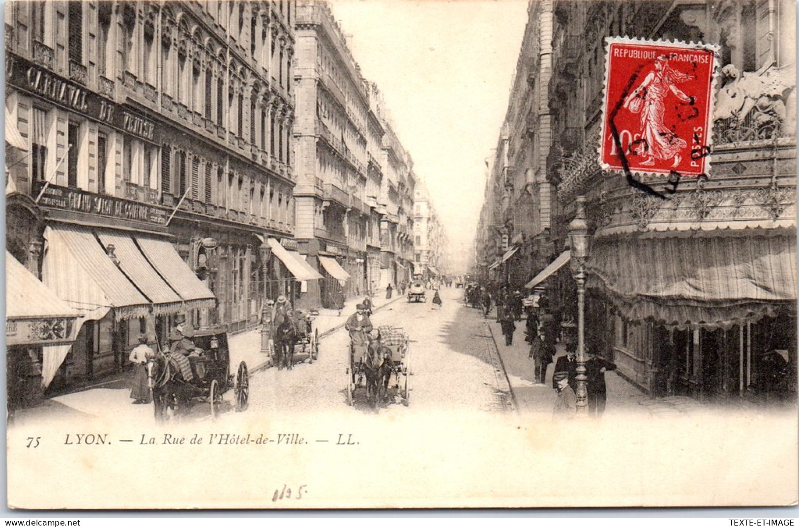 69 LYON - La Rue De L'hotel De Ville.  - Autres & Non Classés