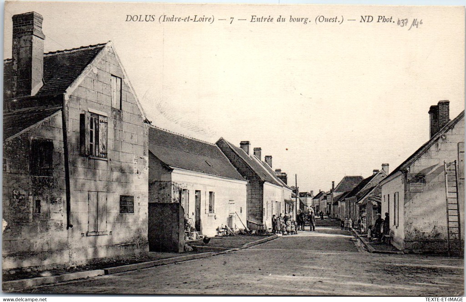 37 DOLUS - L'entree Du Bourg Cote Ouest. - Other & Unclassified