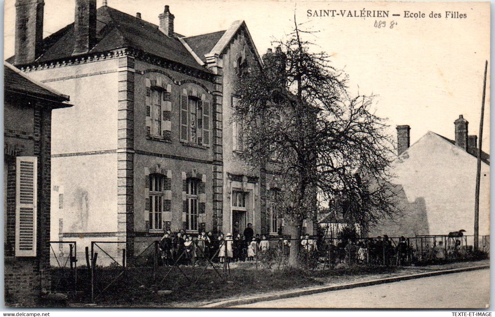 89 SAINT VALERIEN - Ecole Des Filles. - Saint Valerien