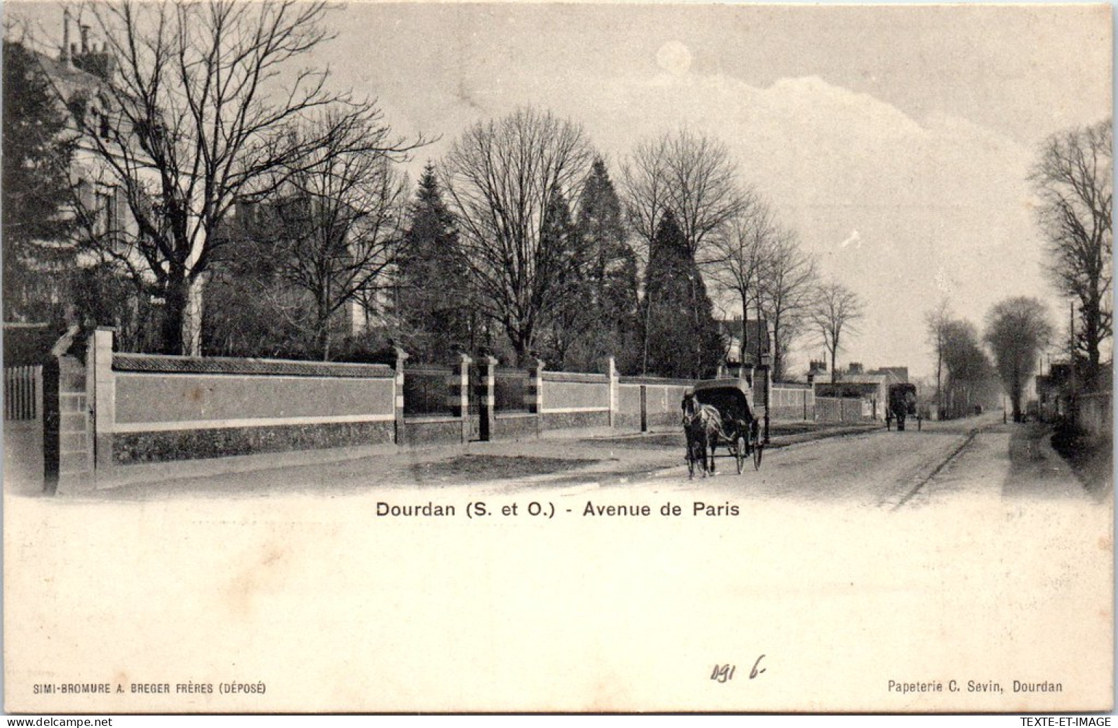 91 DOURDAN - Perspective De L'avenue De Paris. - Dourdan