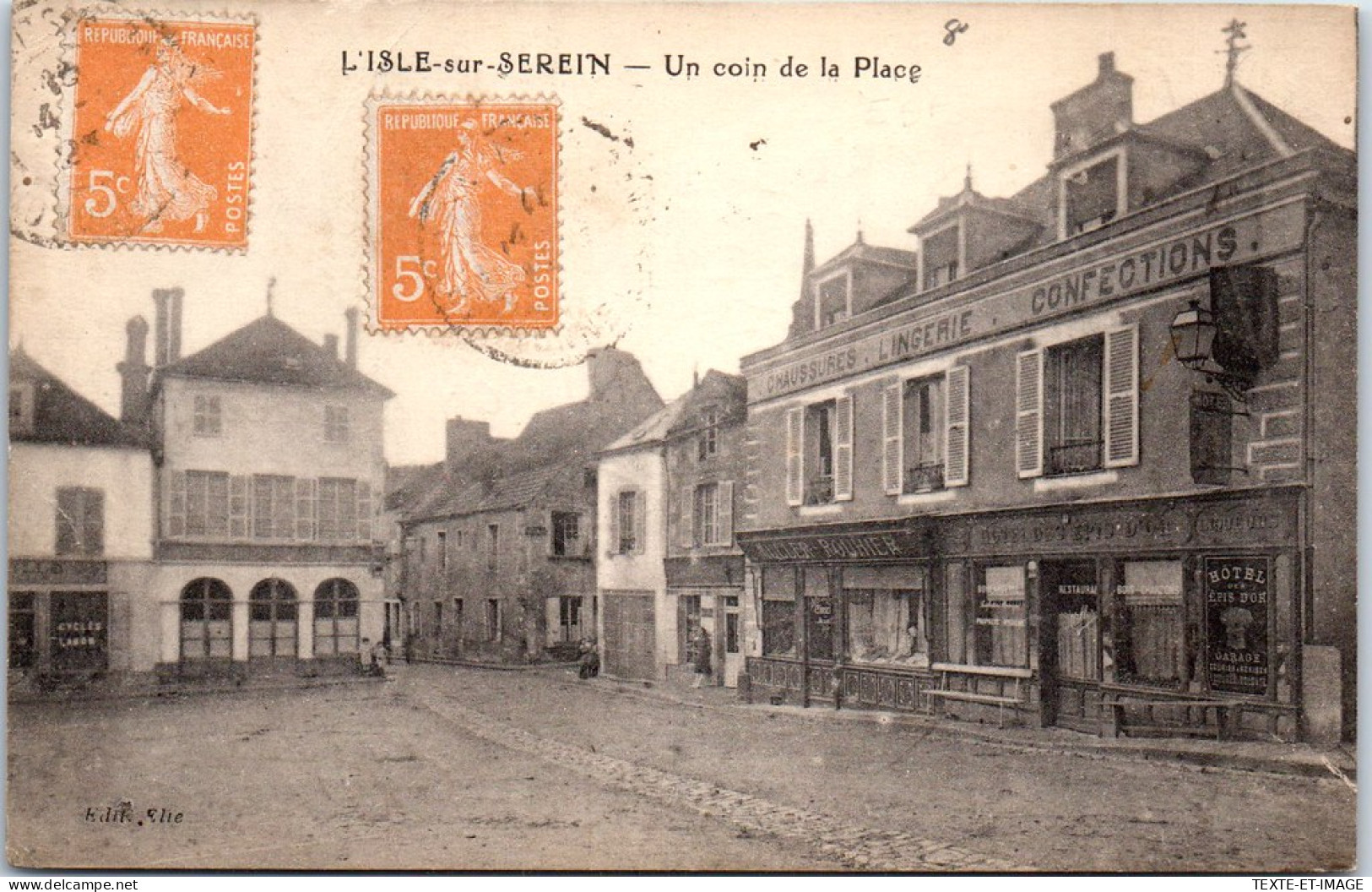 89 L'ISLE SUR SEREIN - Un Coin De La Place. - L'Isle Sur Serein