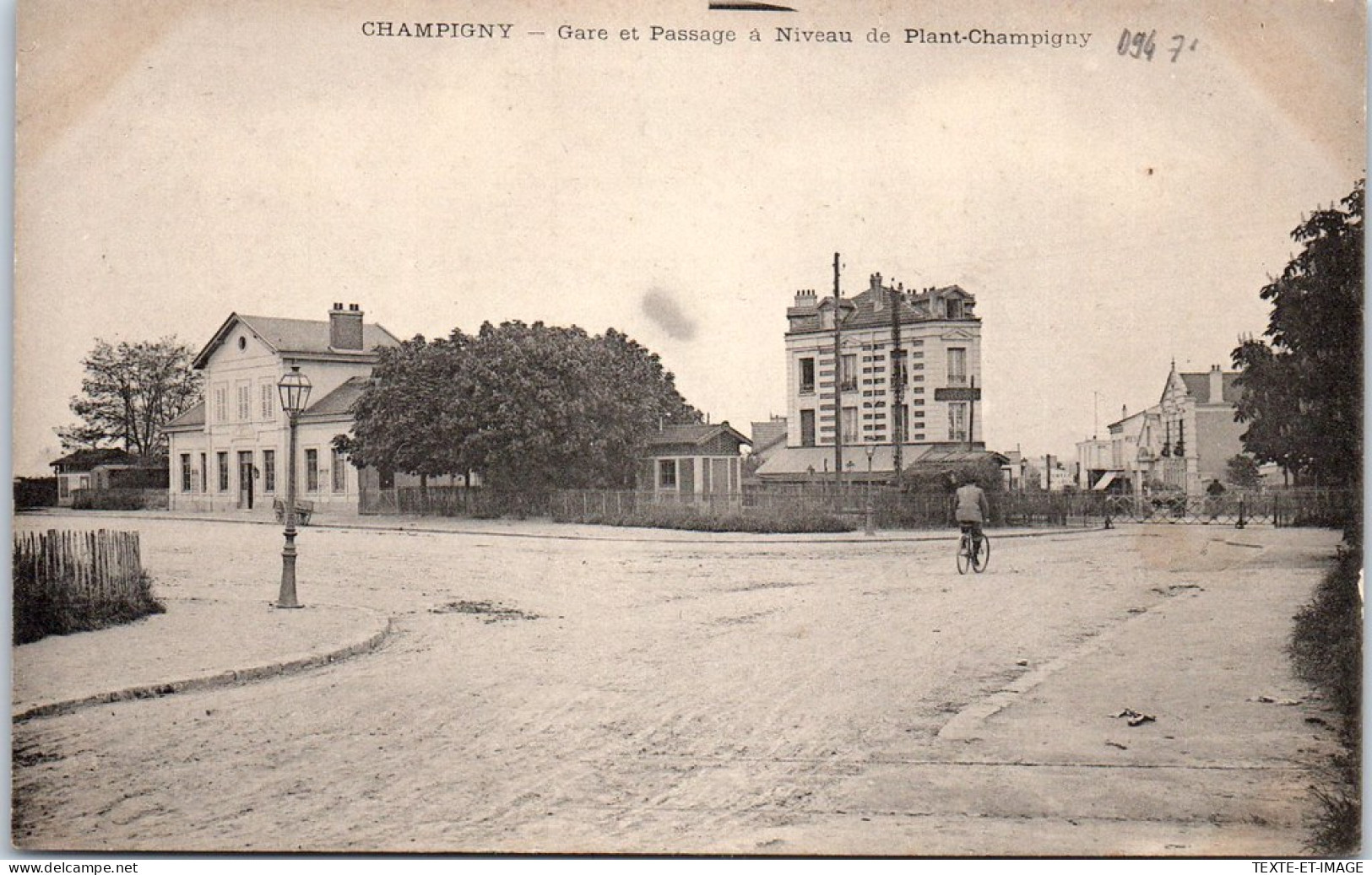 94 CHAMPIGNY - Gare Et Passage A Niveau De Plant Champigny. - Champigny Sur Marne