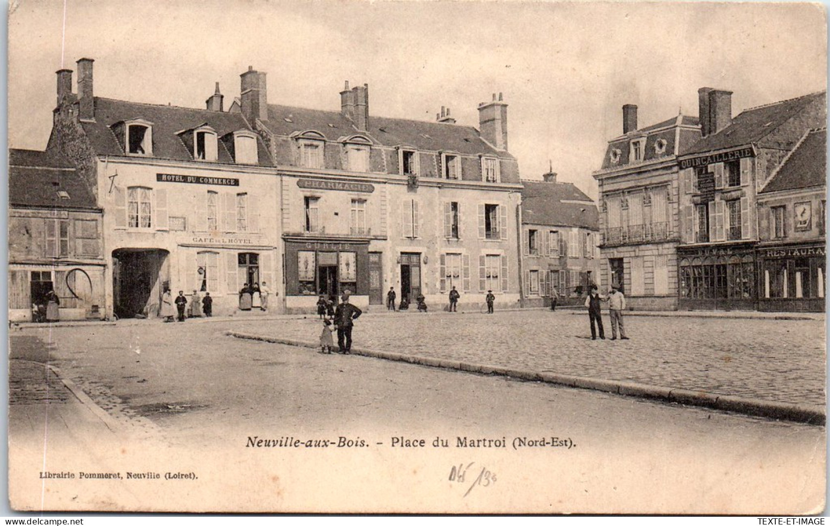 45 NEUVILLE AUX BOIS - La Place Du Martroi Cote Nord Est  - Other & Unclassified