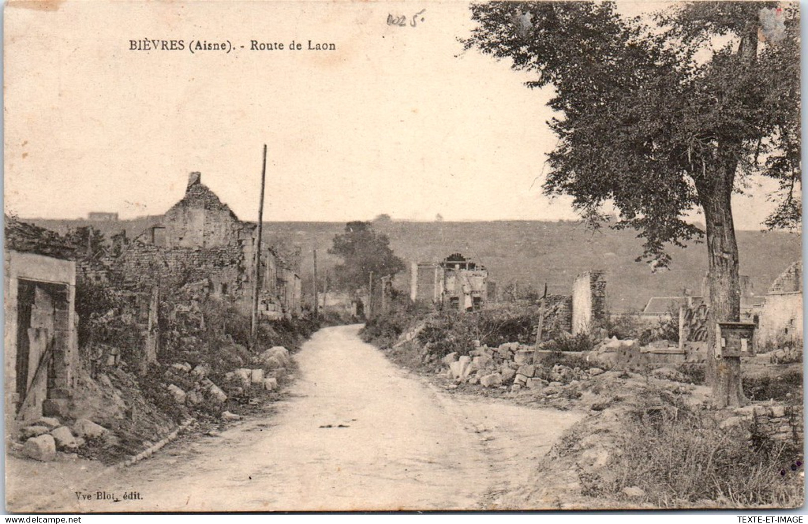 02 BIEVRES - Route De Laon. - Autres & Non Classés