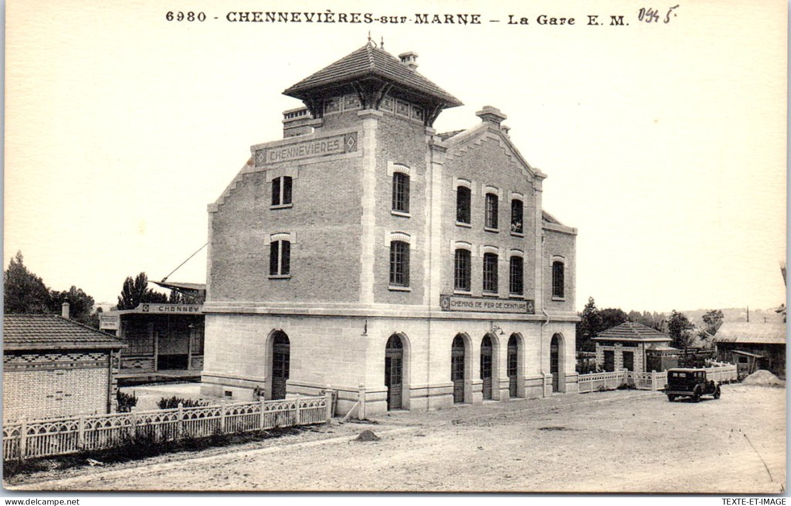 94 CHENNEVIERES SUR MARNE - La Gare. - Chennevieres Sur Marne