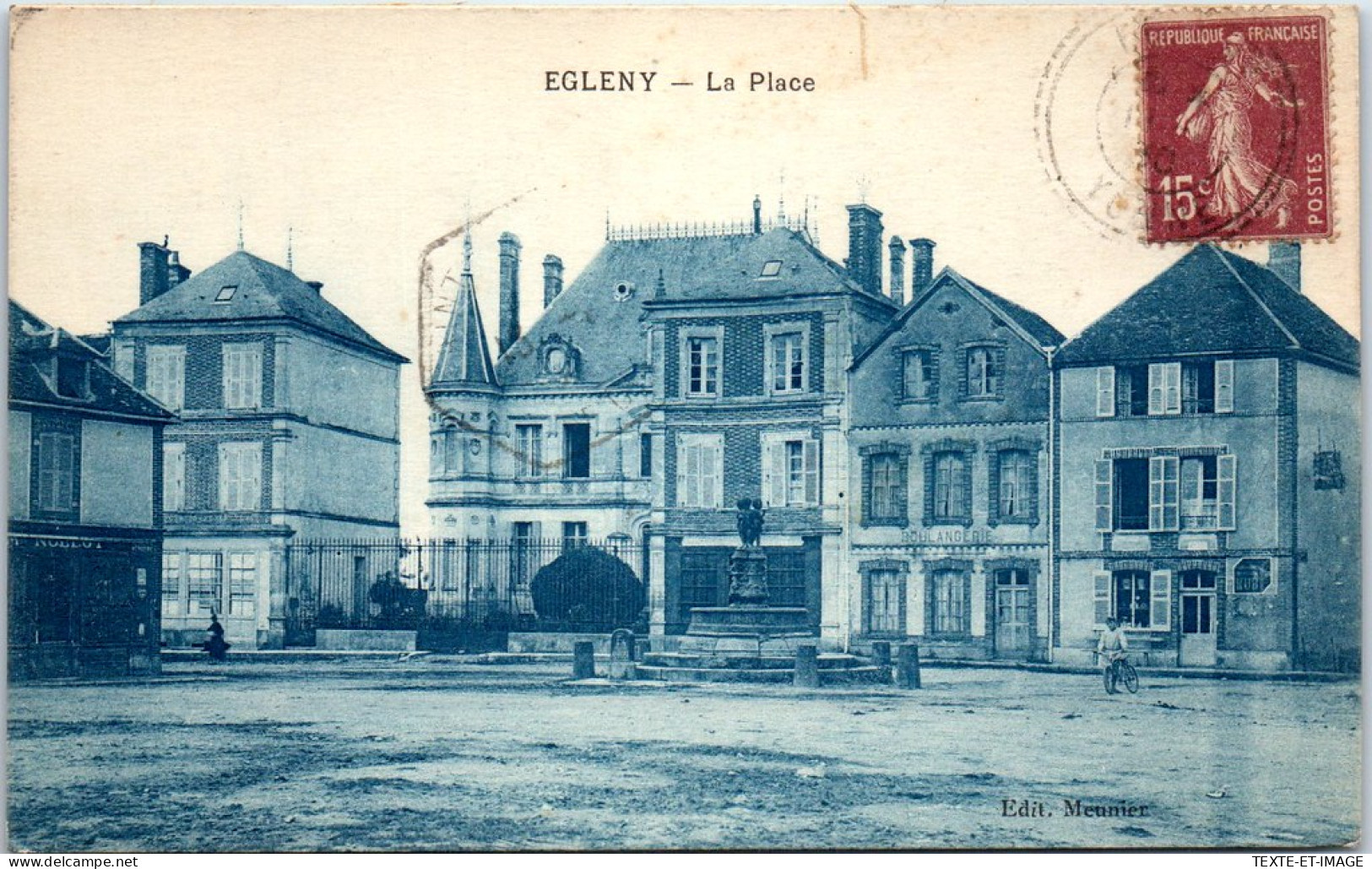 89 EGLENY - La Place Du Village  - Autres & Non Classés