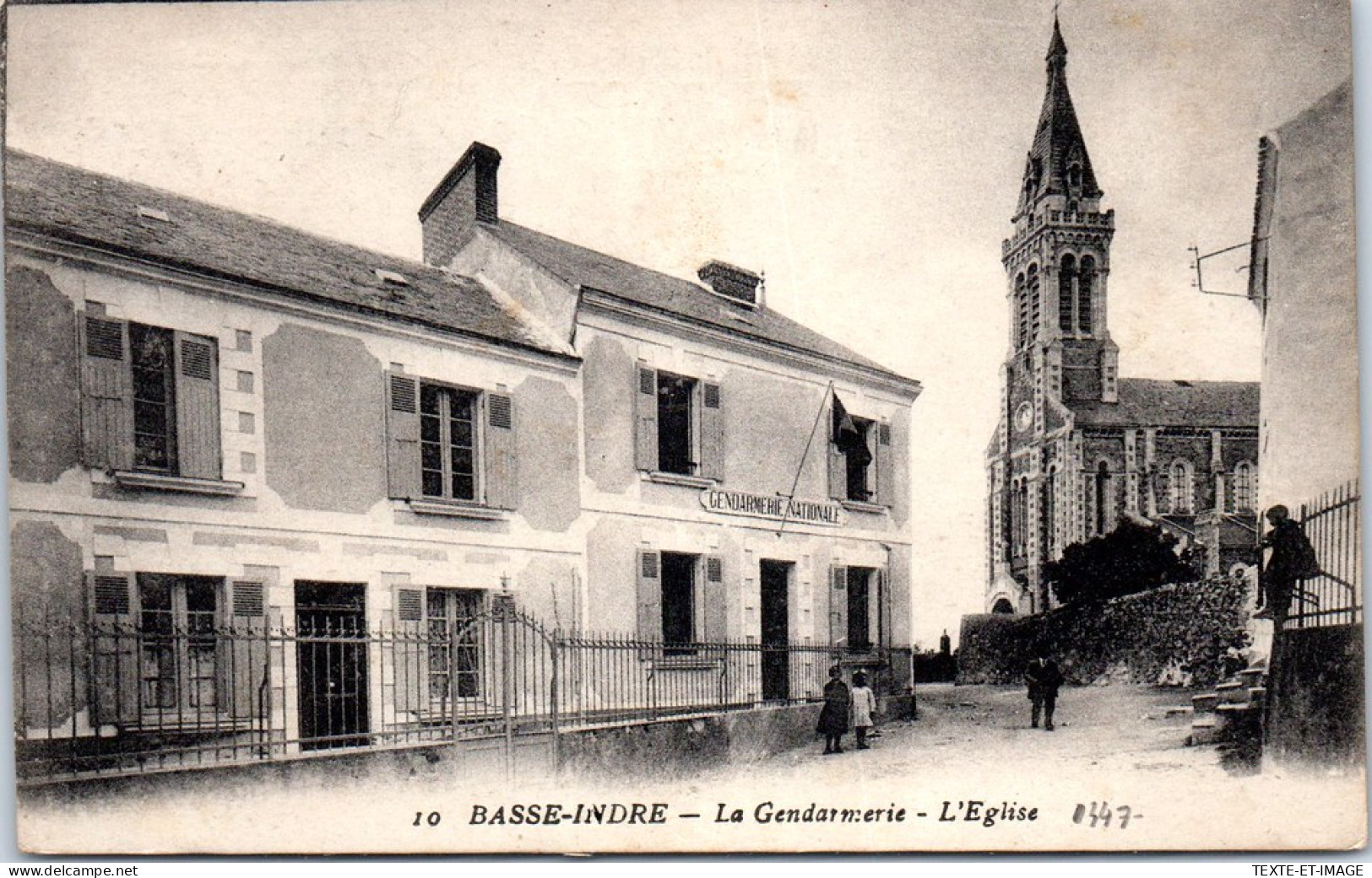 44 BASSE INDRE - La Gendarmerie & L'eglise. - Andere & Zonder Classificatie