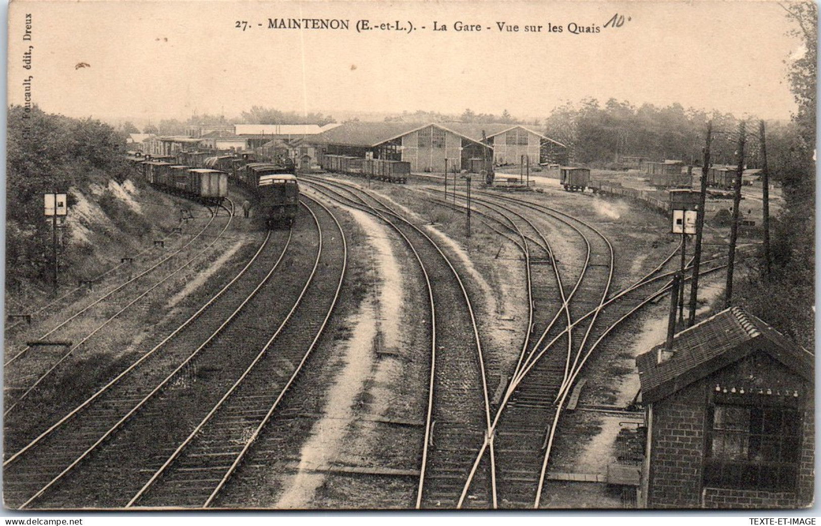 28 MAINTENON - La Gare, Vue Sur Les Quais. - Maintenon