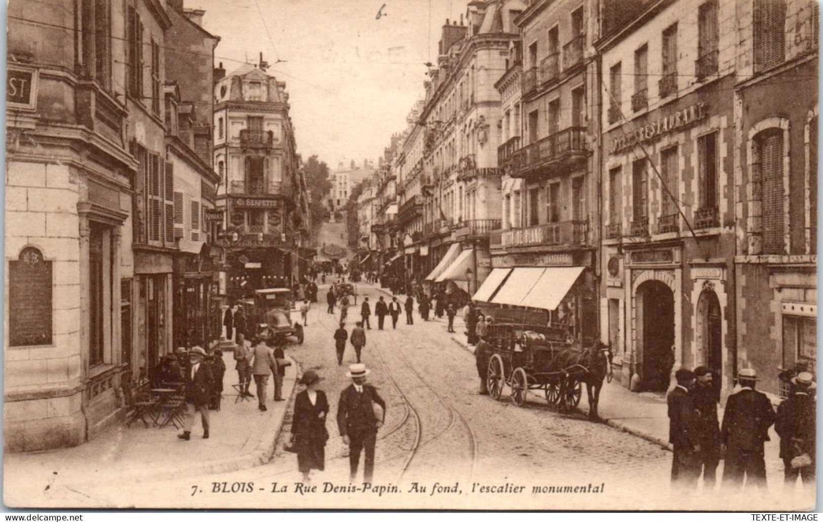 41 BLOIS - Rue Papin, Au Fond L'escalier  - Blois