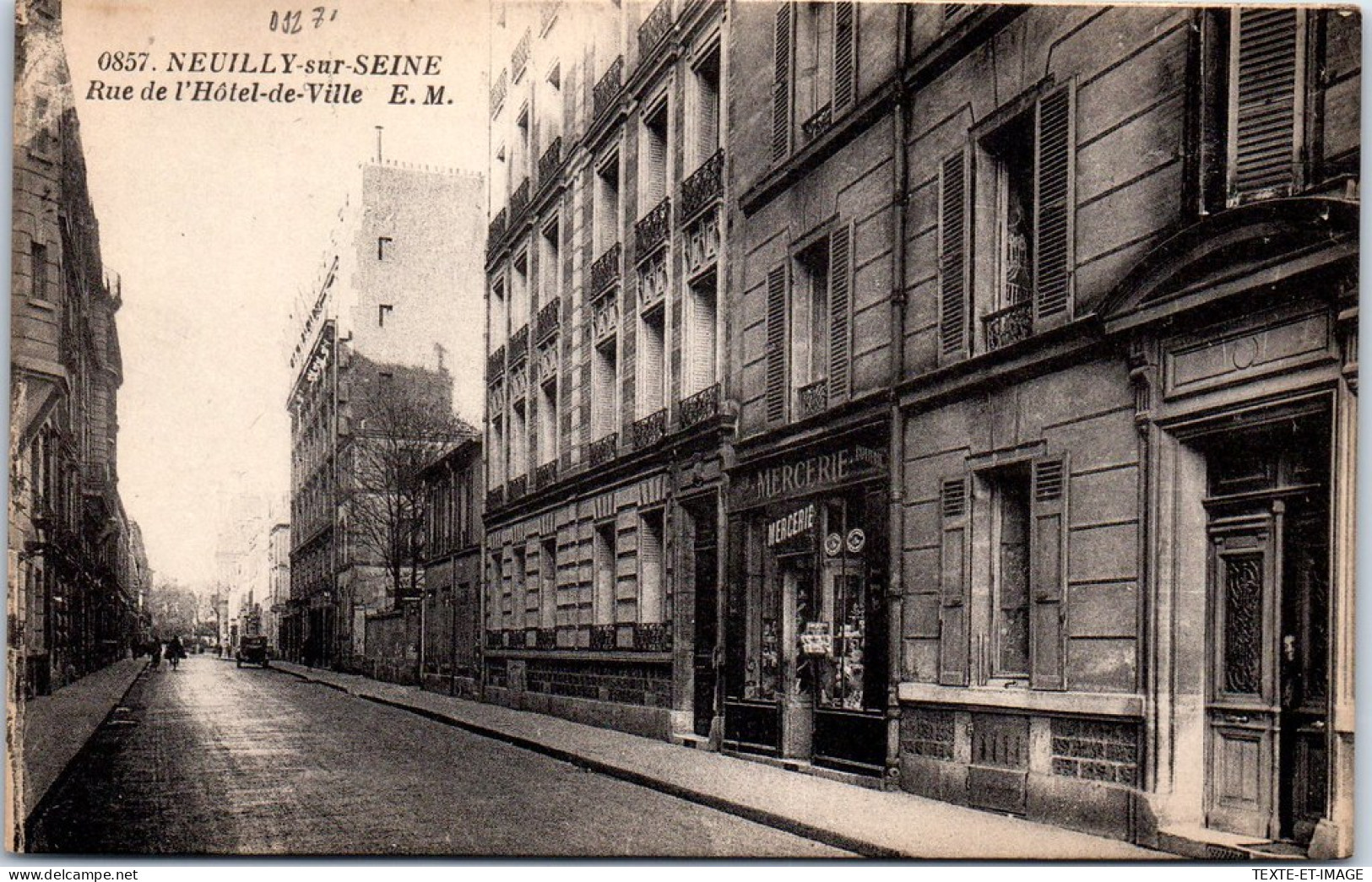 92 NEUILLY SUR SEINE - Vue De La Rue De L'hotel De Ville  - Neuilly Sur Seine