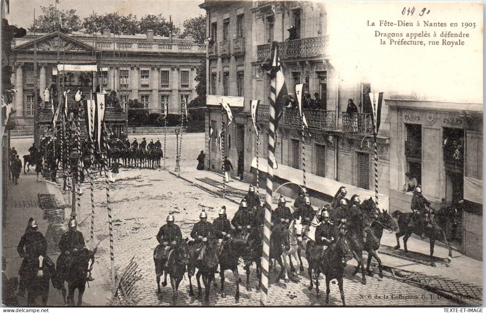 44 NANTES - Fete Dieu 1903, Defense Par Les Dragons  - Nantes