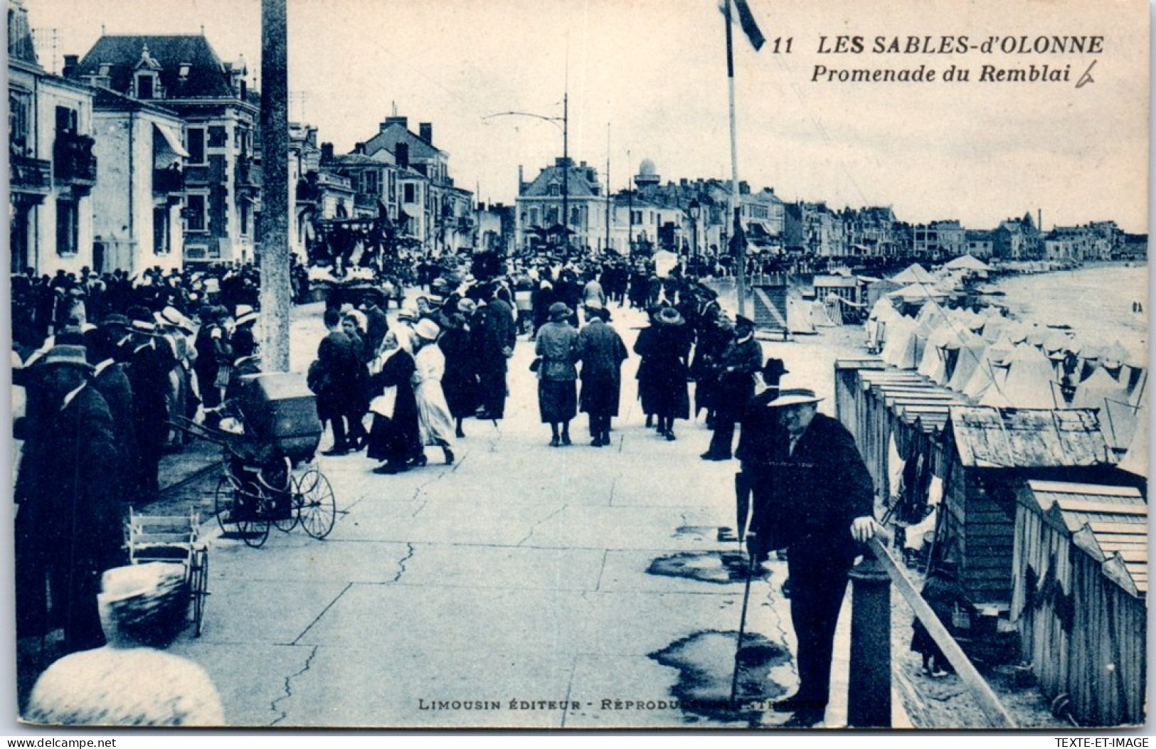 85 LES SABLES D'OLONNE - La Foule Sur Le Remblai. - Sables D'Olonne