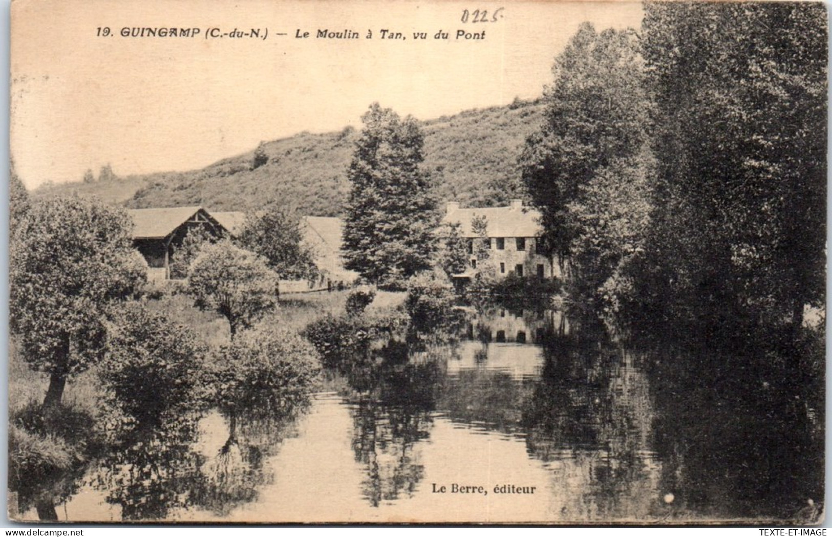 22 GUINGAMP - Le Moulin A Tan Vu Du Pont. - Guingamp