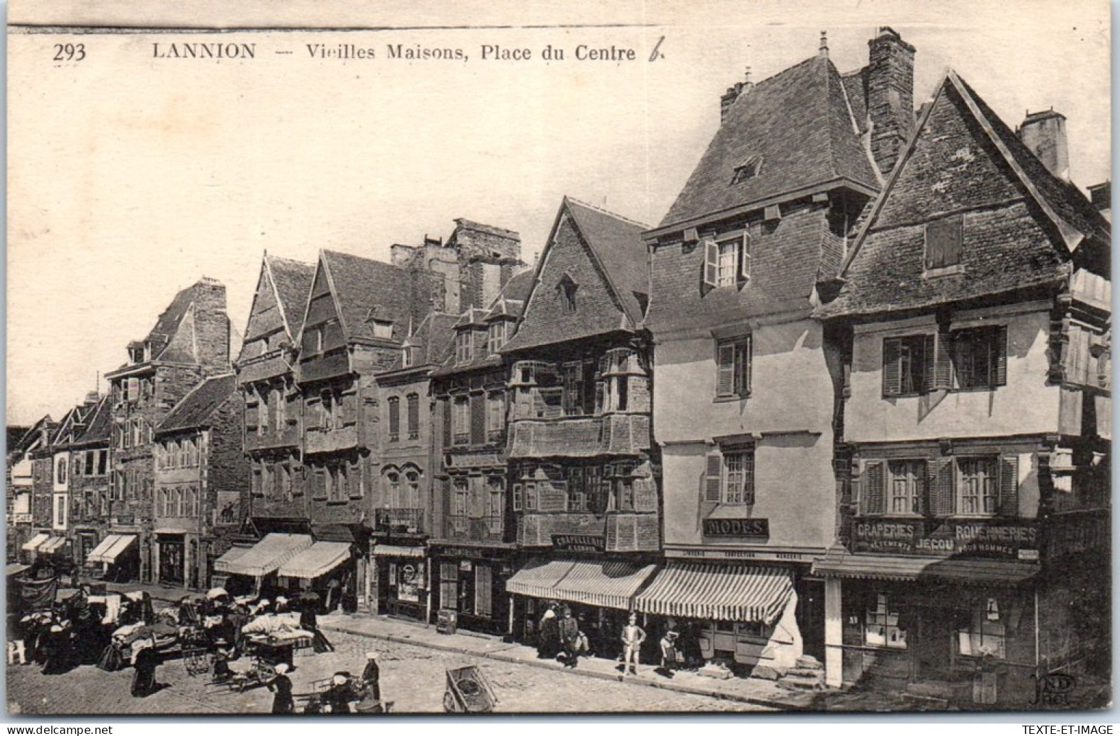 22 LANNION - Vue Sur La Place Du Centre. - Lannion