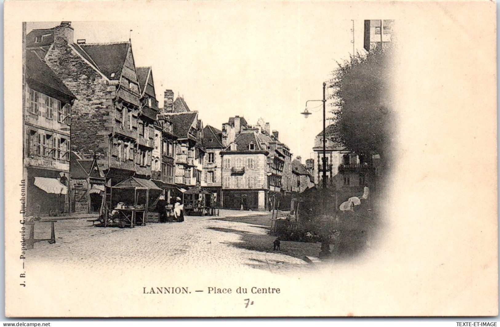 22 LANNION - Place Du Centre. - Lannion